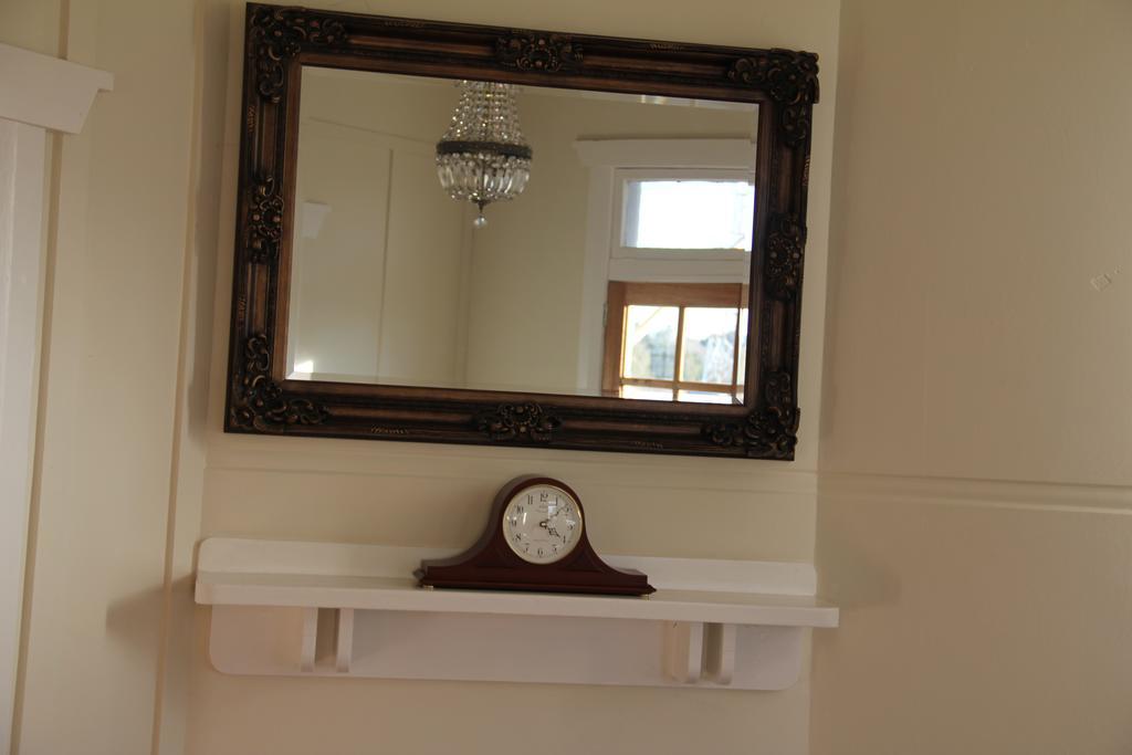 ويست وايالونج Mentor Chambers Apartment Bed & Breakfast الغرفة الصورة
