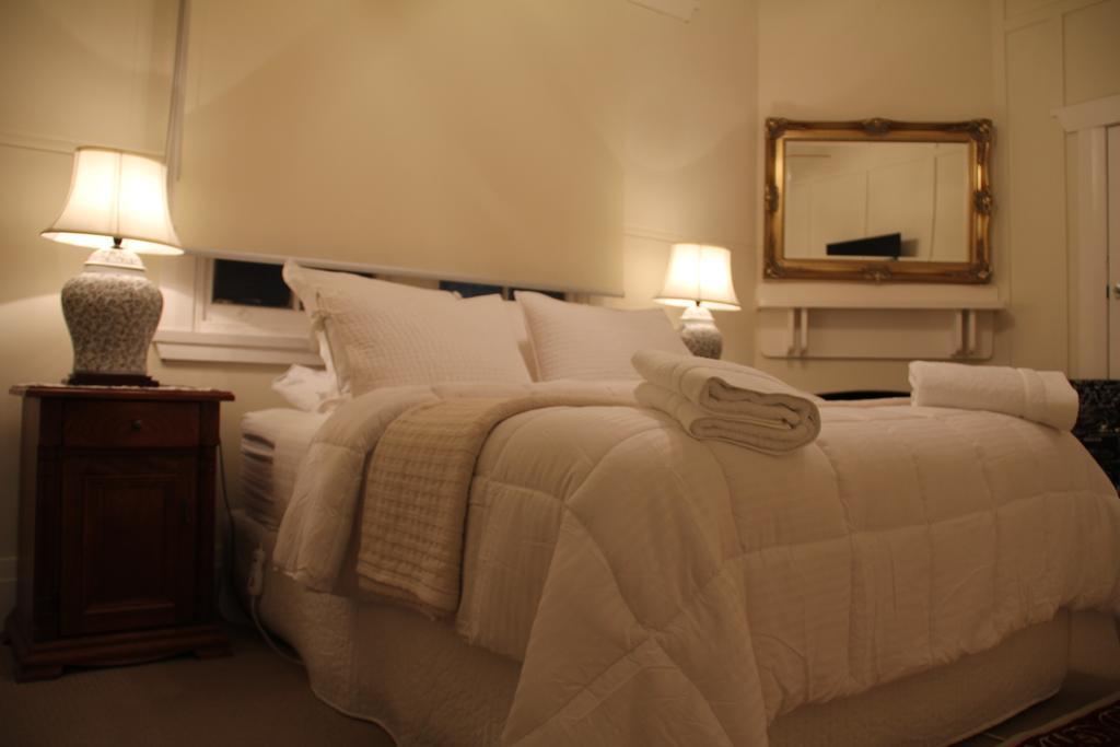 ويست وايالونج Mentor Chambers Apartment Bed & Breakfast الغرفة الصورة